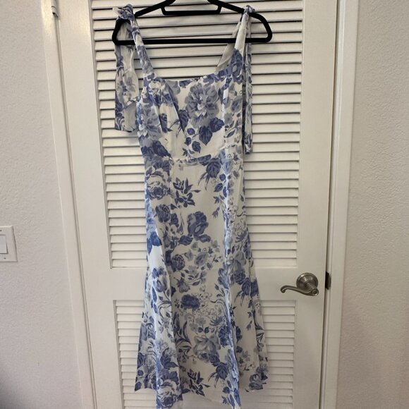 Reformation Twilight Dress in Lucerne - Picture 10 of 13